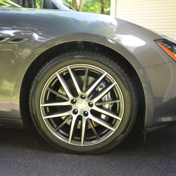 Mobile car detailing - wheel and fender of Maserati